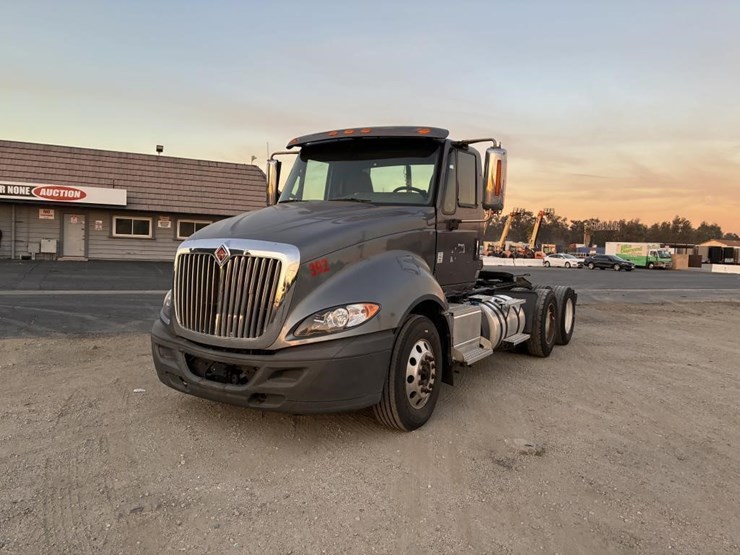 2015-international-prostar-image-1