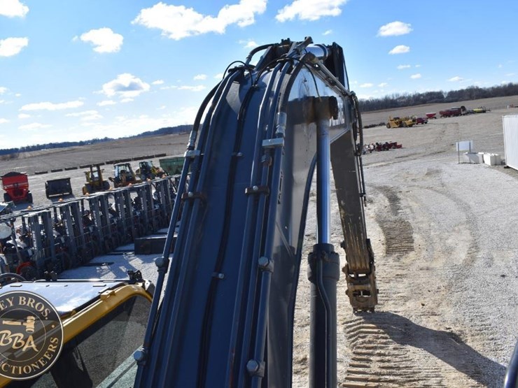 deere-380g-lc-image-53