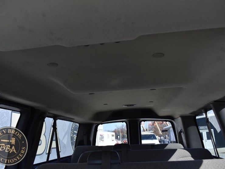 2019-chevrolet-express-2500-image-23