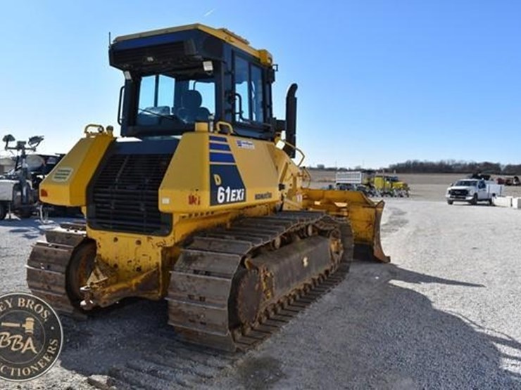 komatsu-d61exi-23-image-5