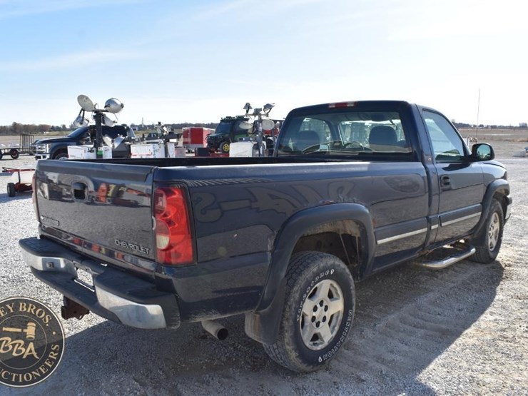 2005-chevrolet-silverado-1500-image-5