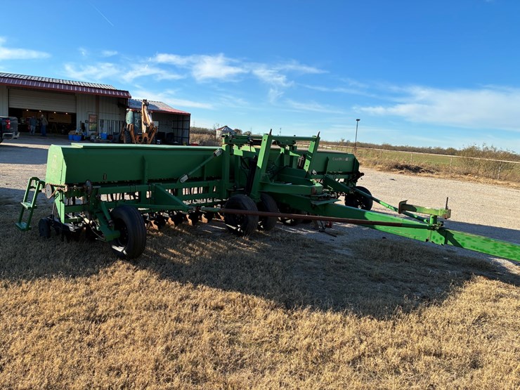 great-plains-solid-stand-24-image-1