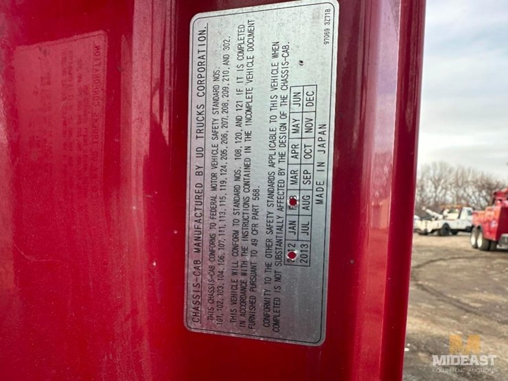 2013-ud-ud330-cab-over-truck-image-24