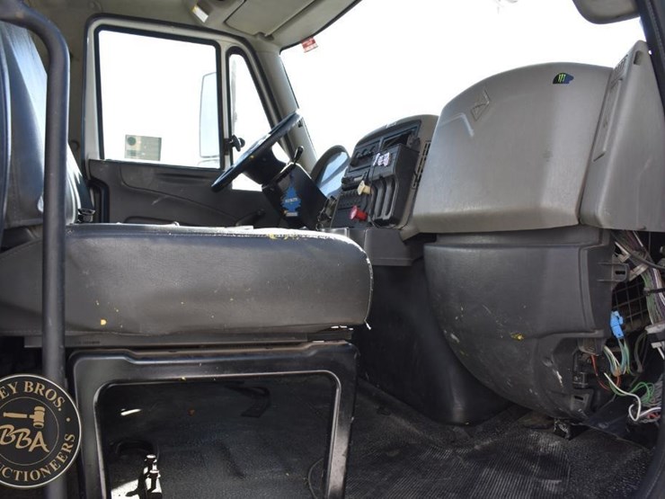 international-durastar-4300-image-36