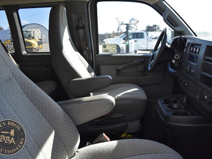 2019-chevrolet-express-2500-image-27