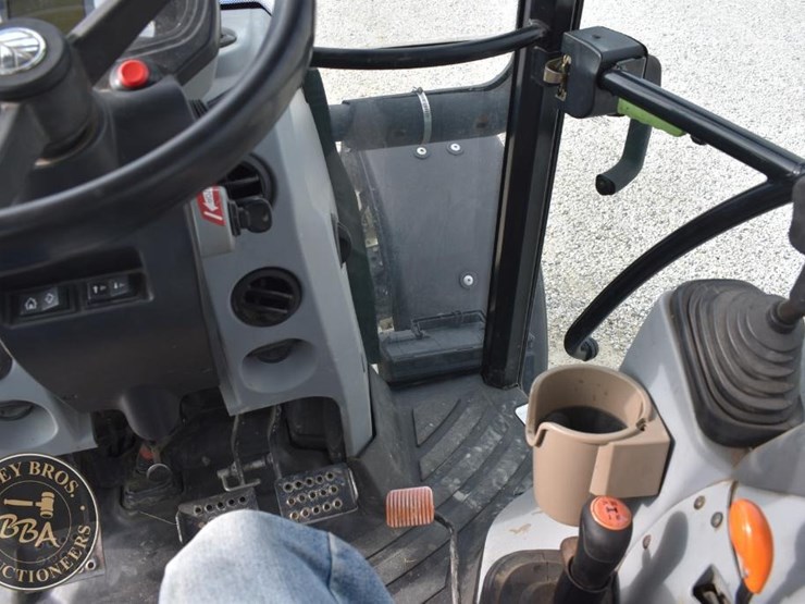 new-holland-t4.75-image-40