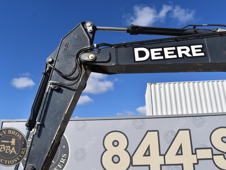 deere-380g-lc-image-44