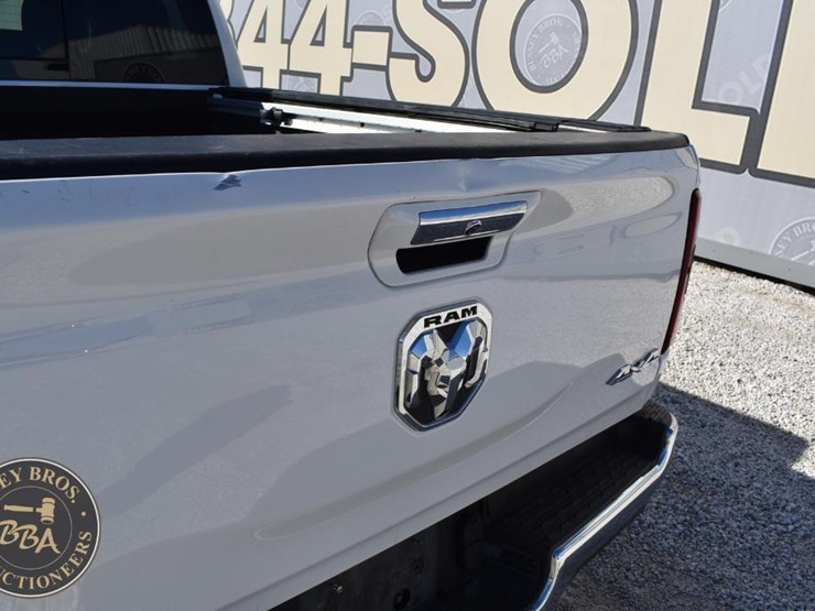 2021-ram-1500-laramie-image-11