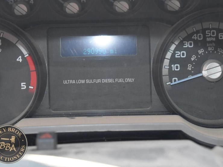 ford-f350-xlt-image-42