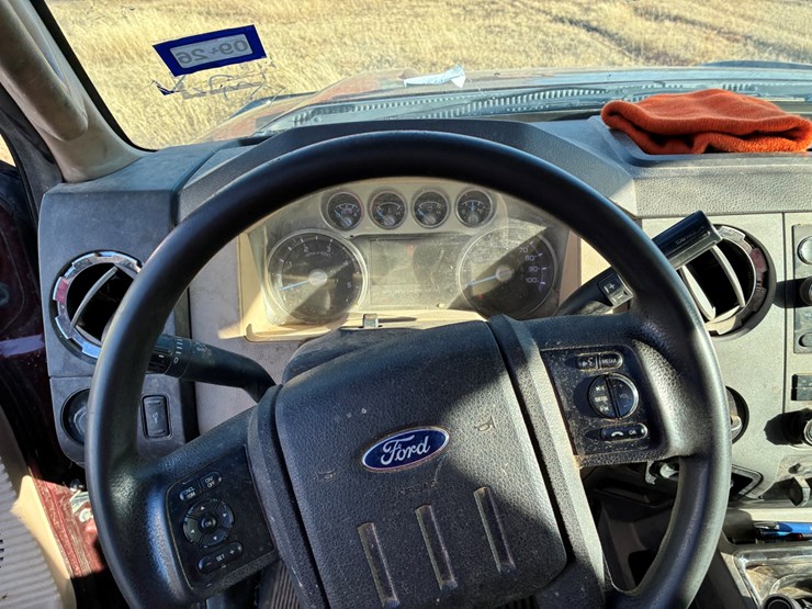 2015-ford-f350-xlt-image-8