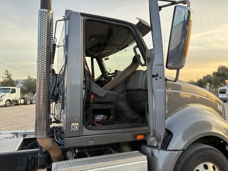 international-prostar-image-8