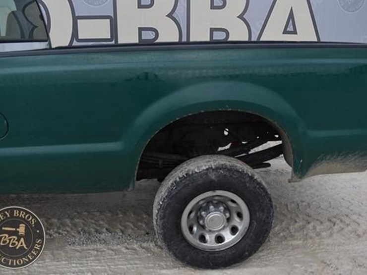 ford-f350-xl-image-30