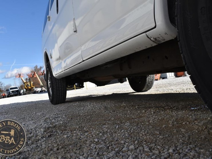 2019-chevrolet-express-2500-image-10