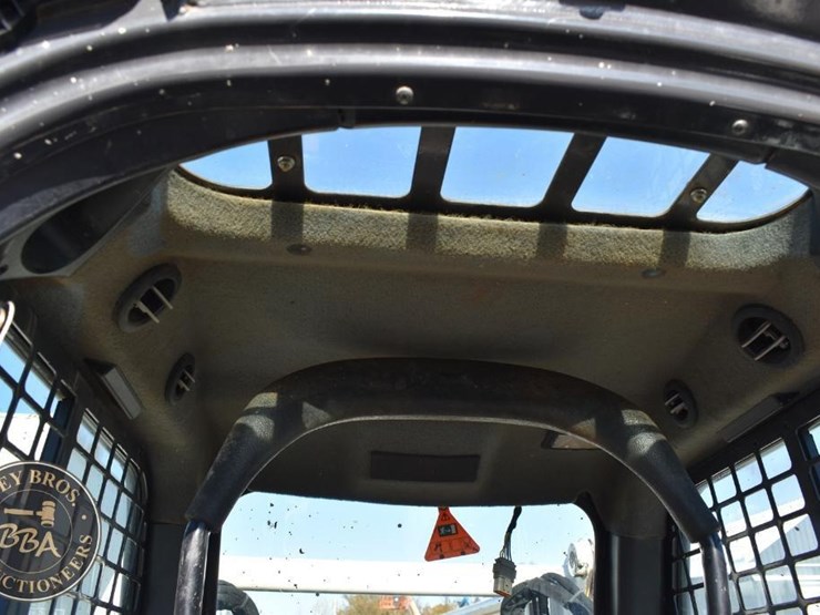 2022-bobcat-t595-image-54