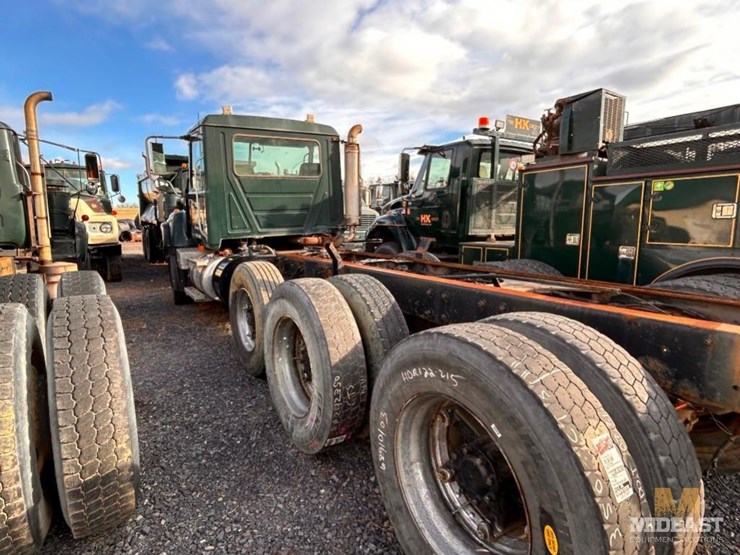 2002-mack-cv713-granite-triaxle-truck-image-4