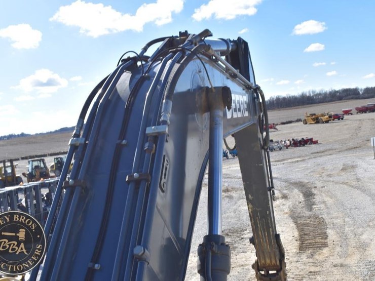 deere-380g-lc-image-54