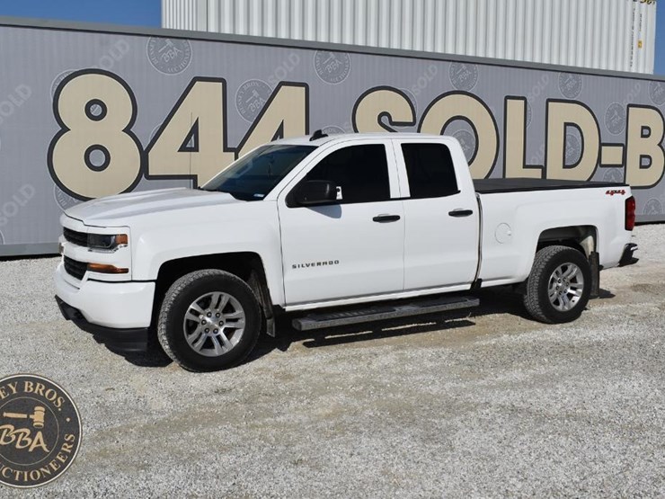 chevrolet-silverado-1500-image-1