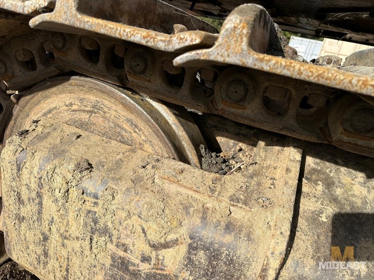 caterpillar-330d-image-22