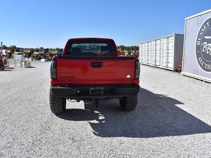 chevrolet-silverado-1500-image-4