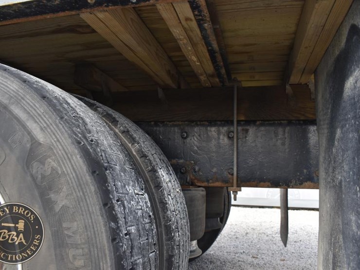 freightliner-business-class-m2-106-image-79