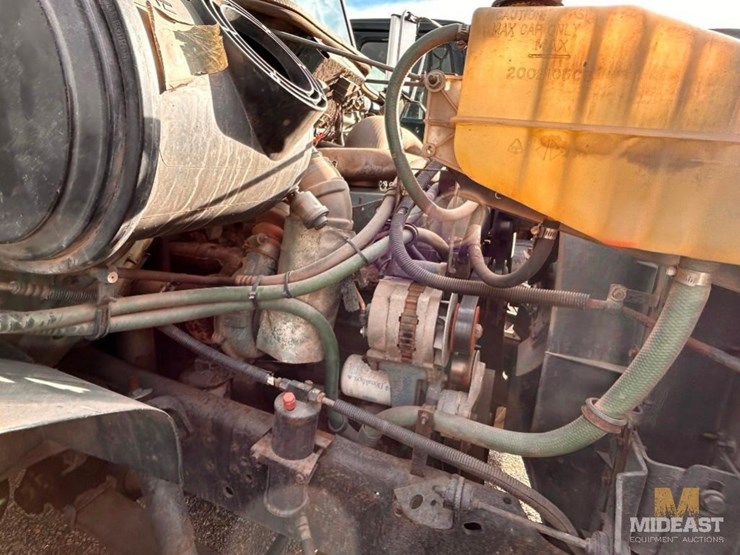 international-4900-image-14