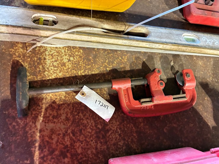#17207-•-pipe-cutter-image-1