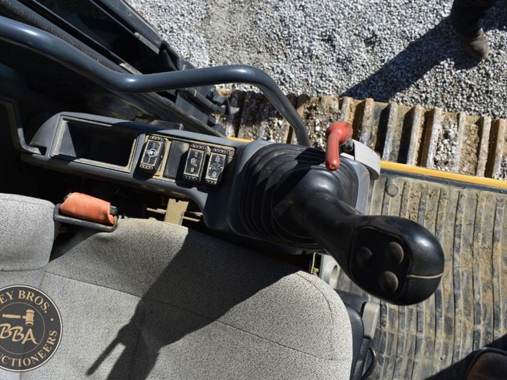 deere-380g-lc-image-68