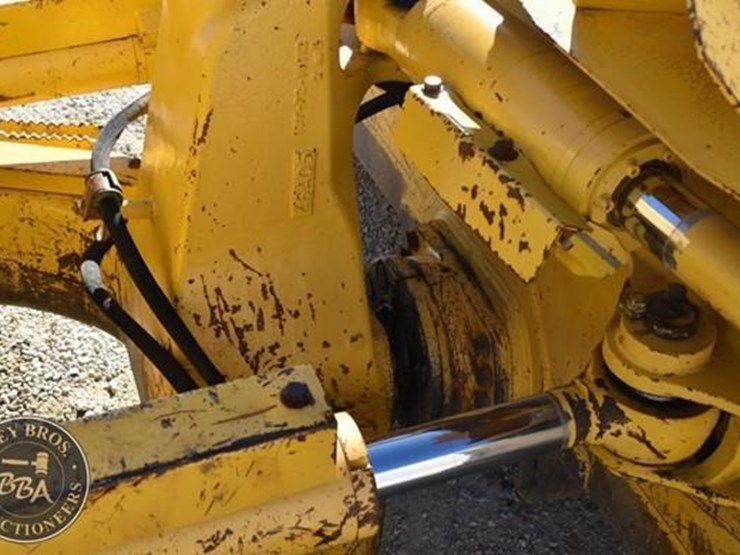 komatsu-d61exi-23-image-27