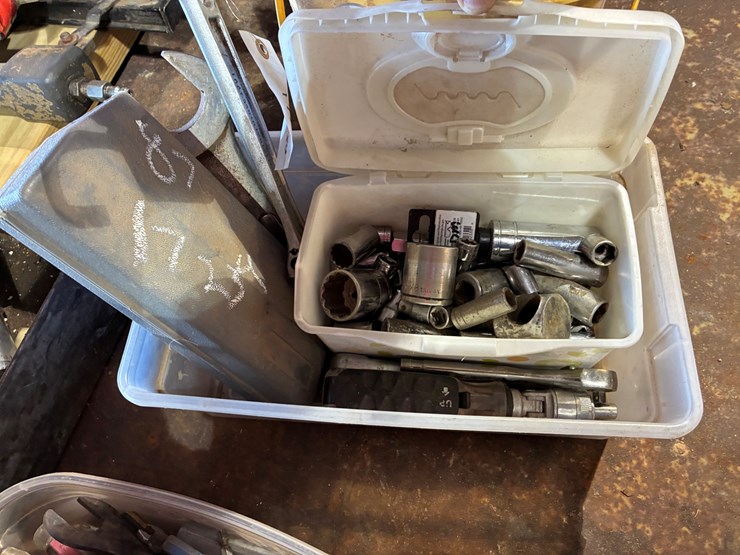 #17239-•-sockets-and-end-wrenches-image-1