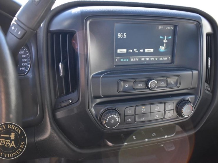 2017-chevrolet-silverado-1500-image-25