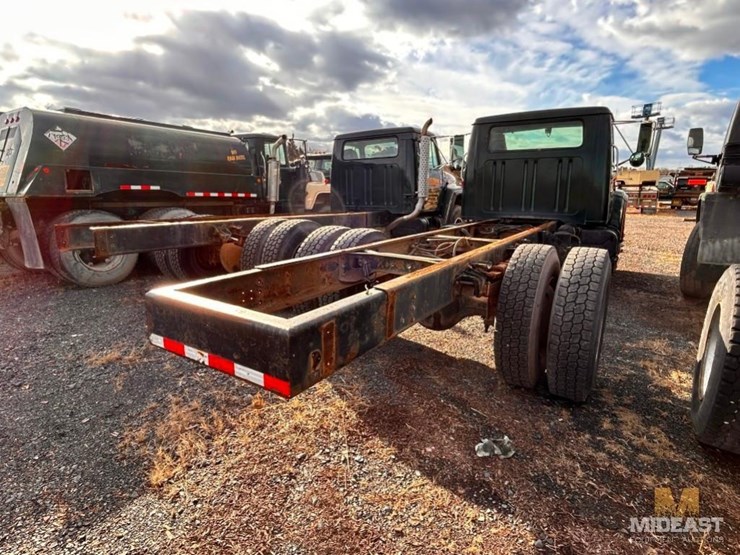 international-4900-image-5