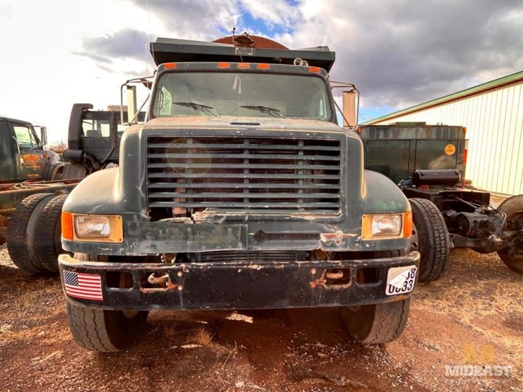 1990-international-f-4900-tandem-axle-dump-truck-image-2