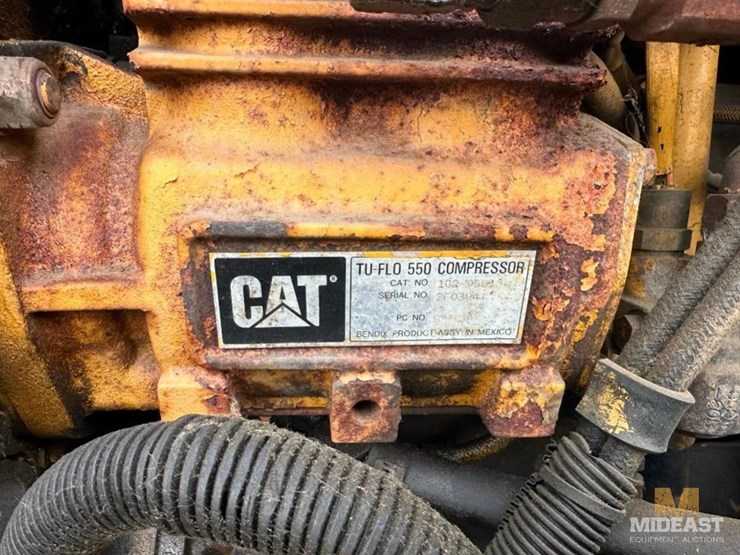 peterbilt-377-image-13