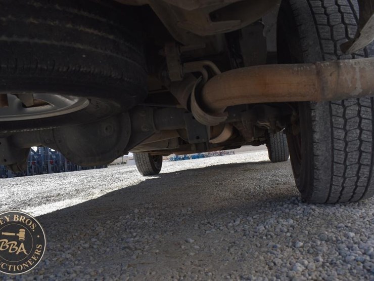 2019-chevrolet-express-2500-image-14