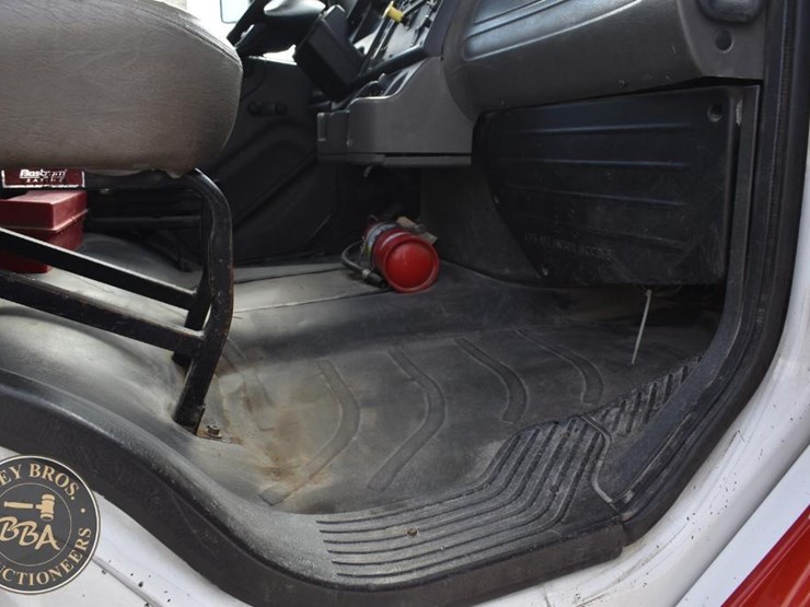 freightliner-business-class-m2-106-image-48