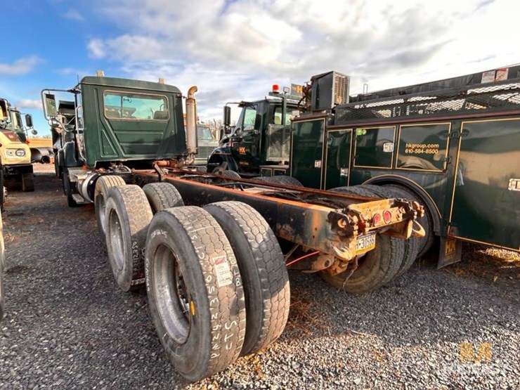 2002-mack-cv713-granite-triaxle-truck-image-5