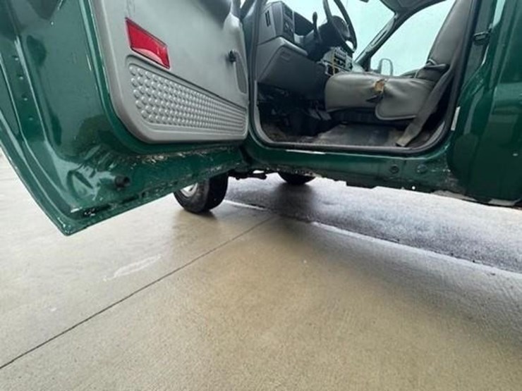 ford-f350-xl-image-7