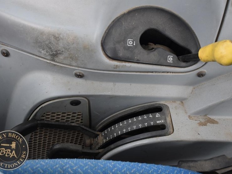 new-holland-t4.75-image-30