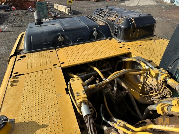 caterpillar-330d-image-38