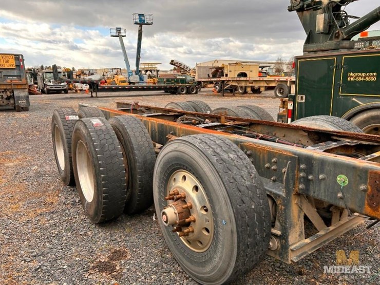 2006-mack-cv713-granite-cab-and-chassis-truck-image-9