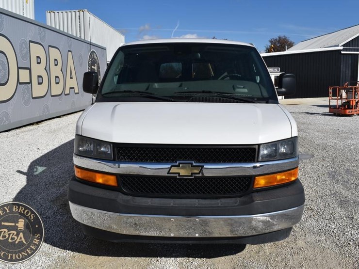 2019-chevrolet-express-2500-image-8
