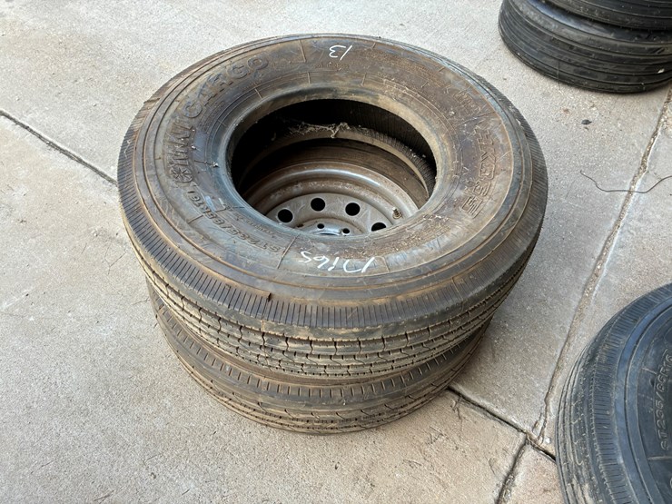 #17165-•-2--st235/85r16-image-1