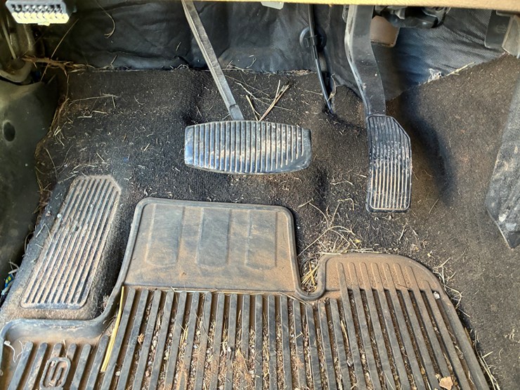 2015-ford-f350-xlt-image-10