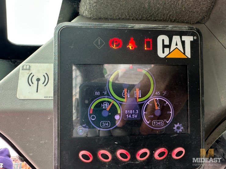 caterpillar-246d-image-18