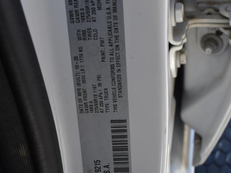 2021-ram-1500-laramie-image-17