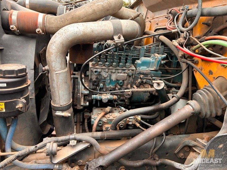 international-4900-image-12