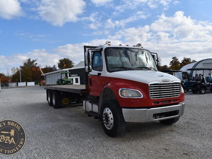freightliner-business-class-m2-106-image-10