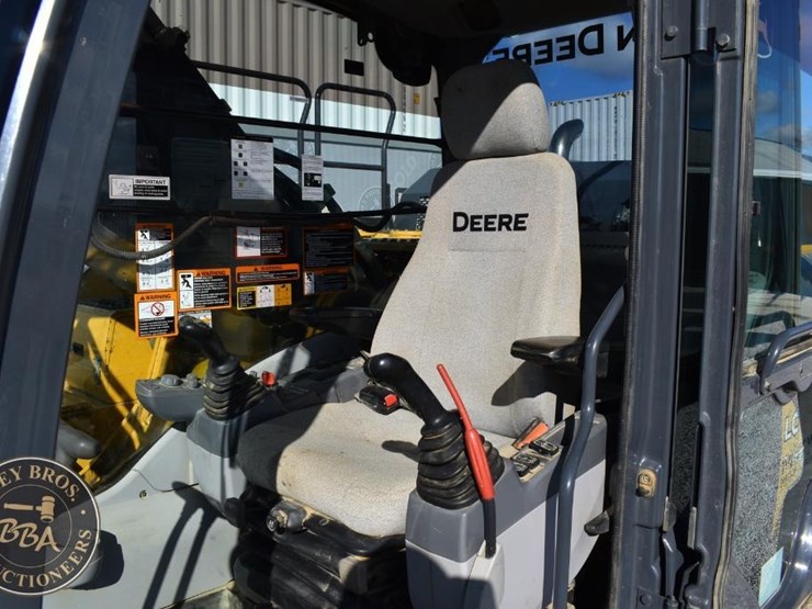 deere-380g-lc-image-59