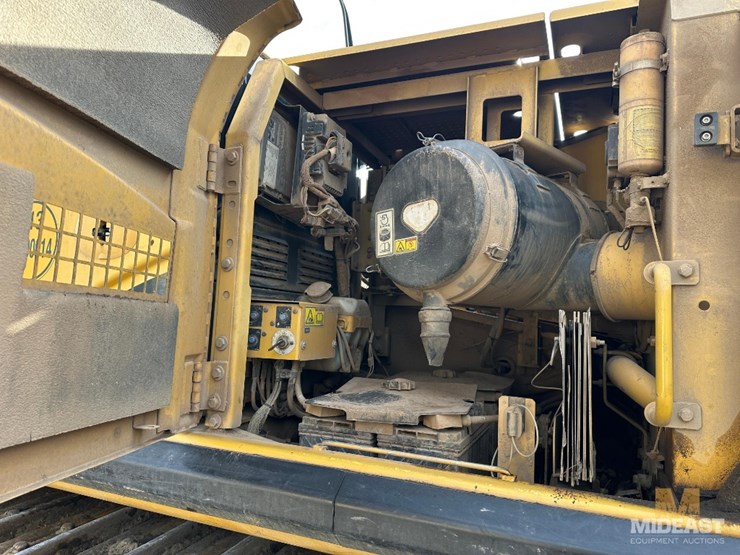 caterpillar-330d-image-34