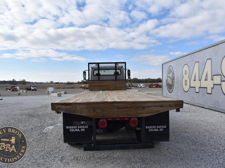 freightliner-business-class-m2-106-image-4